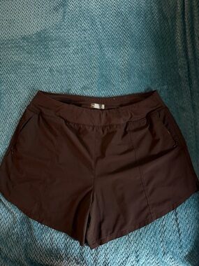 tek gear Black Women's Athletic Shorts with Zip Pockets 5in inseam